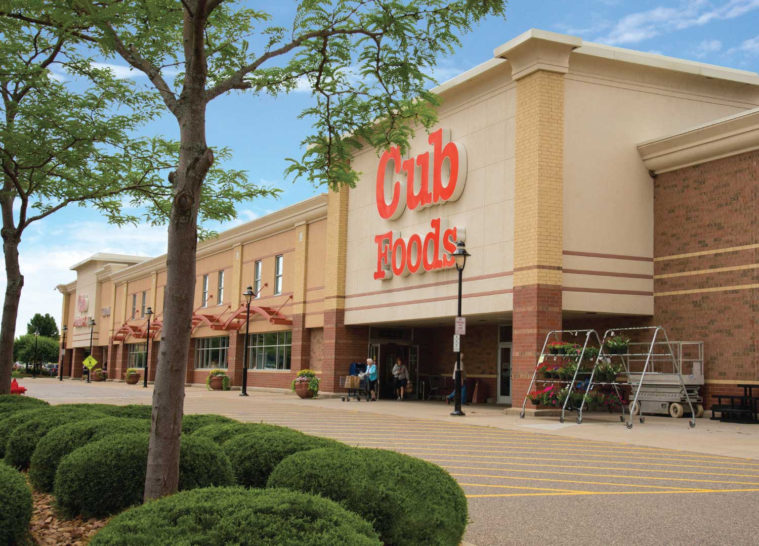 Pine Tree Celebrates 20th Anniversary with Acquisition of Minneapolis-area Shopping Center in Partnership with The Davis Companies