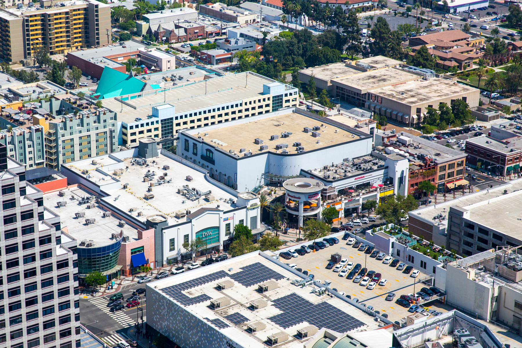 Pine Tree acquires $64 million urban shopping center in the heart of downtown Glendale, CA